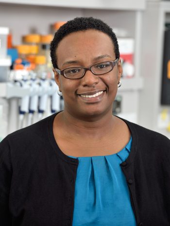 Taproot S3E1: Changing the Shape of Microbes and Mentoring | Plantae